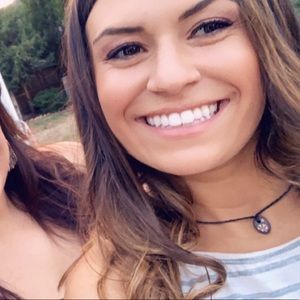 Meet your Posher, Stephanie